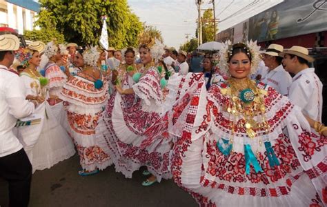 Desfile De Las Mil Polleras Se Seguirá Realizando En Las Tablas Aclara