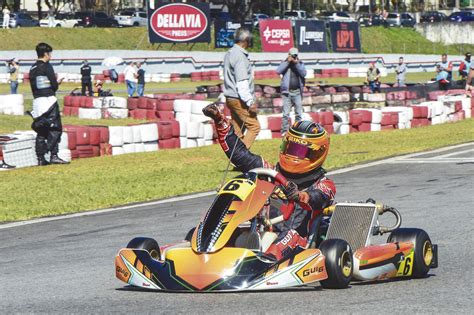 Gui Moleiro de Rolândia PR é campeão da Copa Brasil de Kart Um