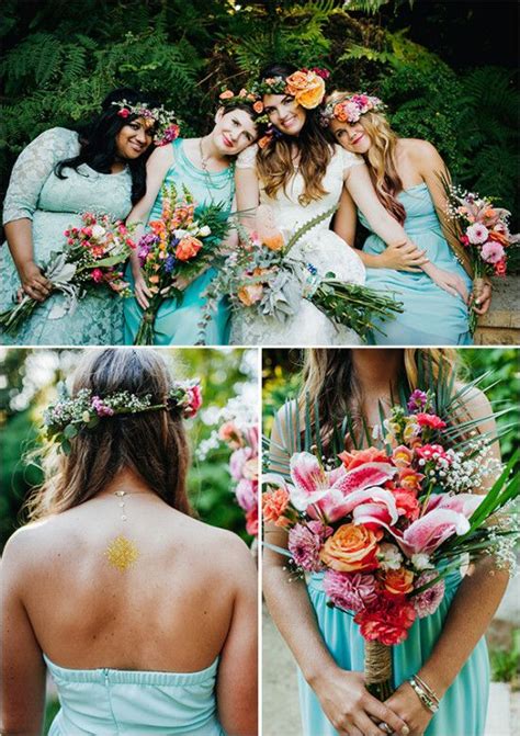 The Bridesmaids Are Holding Their Bouquets And Posing For Pictures