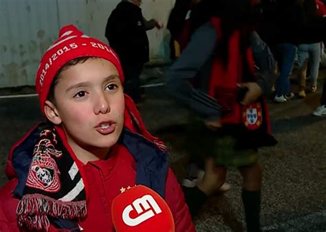 V Deo Jovem Adepto Do Benfica Arrasa Schmidt E Tornou Se Viral