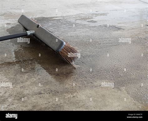 Oil Leak Hi Res Stock Photography And Images Alamy