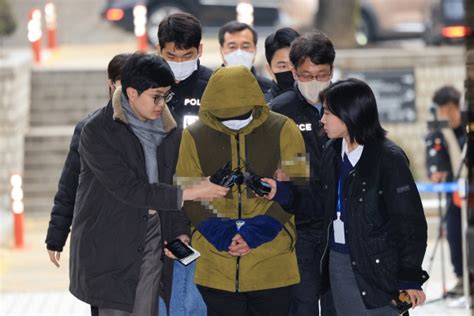 ‘아내 살해 변호사 구속송치범행 직후 前의원 부친에 “도와달라” 이투데이