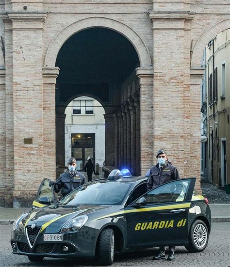 Giocattoli Pericolosi Maxi Sequestro Della Guardia Di Finanza