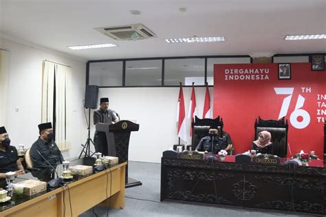 Pandangan Umum Fraksi Fraksi Terhadap LKPJ Bupati Blitar Tahun 2021