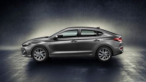 Hyundai i30 Fastback Images, pictures, gallery