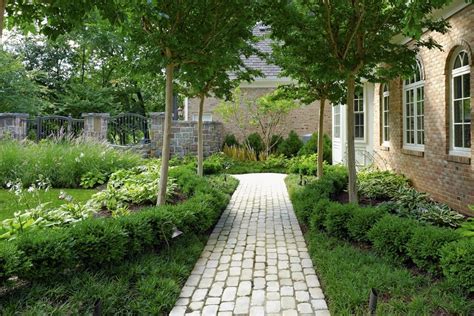 Landscaping With Boxwood Hedges — Randolph Indoor And Outdoor Design