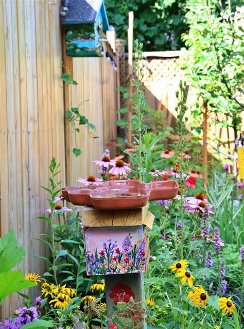 Create With Mom: Attracting bees to the garden with these DIY bee hotels