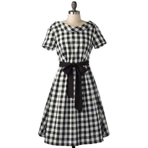 The gingham dress and the truth behind it - Clise Etiquette