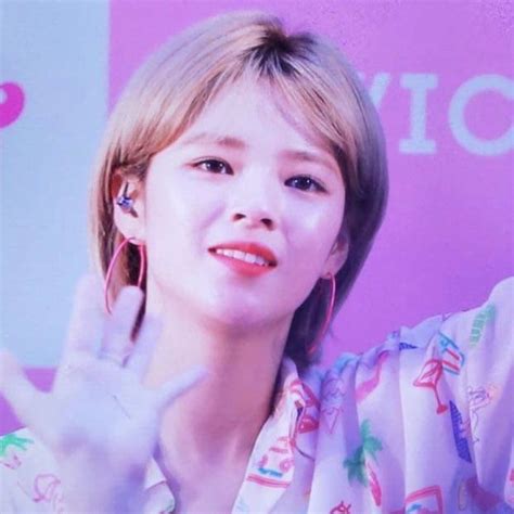 Pin By Kizels On Pink Jeongyeon And Friends Fun To Be One My Girl Girl