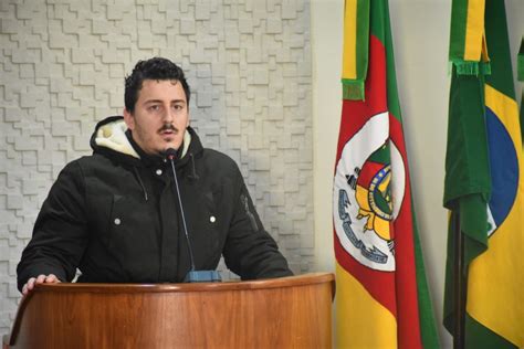 Vereador Wallace Soares demanda à Prefeitura a abertura da Biblioteca