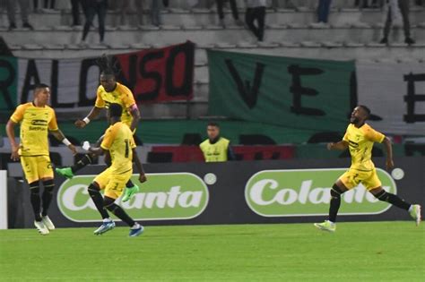 Santa Fe Con El Sello De Hugo Rodallega Venció 1 0 A Once Caldas Y