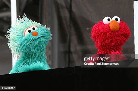 Elmo Rosita Photos and Premium High Res Pictures - Getty Images