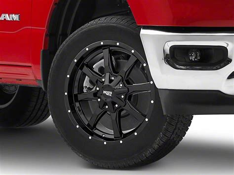 Moto Metal Ram 1500 Mo970 Gloss Black 5 Lug Wheel 18x10 24mm Offset