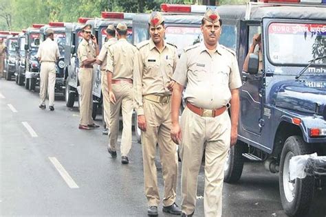 Noida Police Busts Gang Duping People On Pretext Of Bank Loan Jobs 9