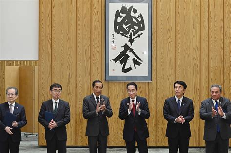 Kishida Says Japan Is Ready To Lead Asia In Achieving Decarbonization And Energy Security The