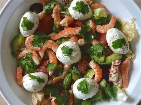 Salade fraîcheur avocat crevettes pomelo mozzarella Recette par