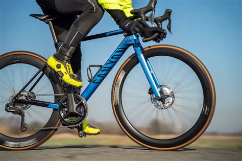 Test Canyon Ultimate CF SL 8 Aero Magazyn Bike