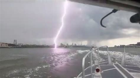 Stunning Image Captures Lightning Strike Near New York World Today News