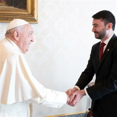 Tras El Cruce Por El Uso Del Gas Pimienta Fuera Del Congreso El Papa