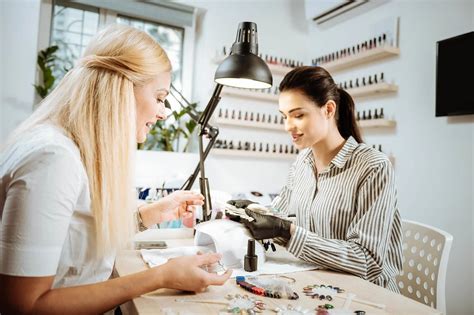 A Comprehensive Guide About How To Become A Nail And Beauty Technician