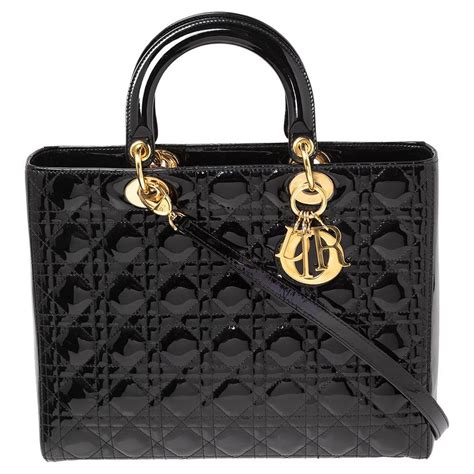 Dior Grand Sac Cabas Lady Dior En Cuir Verni Noir Cannage En Vente