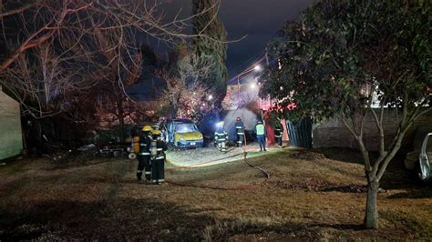 Bomberos realizó pericias sobre los vehículos incendiados ayer se