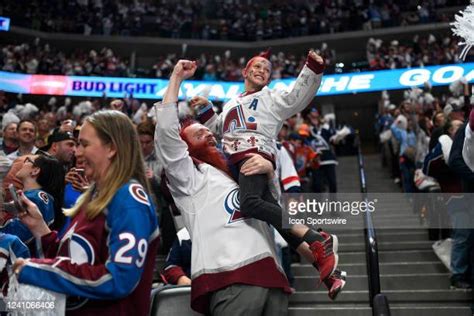 Colorado Avalanche Fans Photos and Premium High Res Pictures - Getty Images