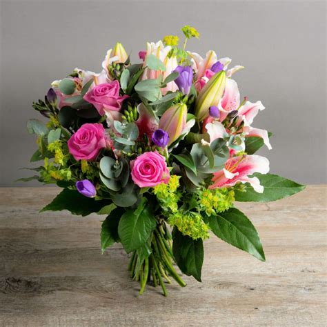 Luxury ~ Honey Bee Garden Flowers ~ Next Day Flower Delivery UK