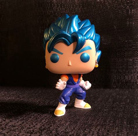A Closer Look At Hot Topic Exclusive Of Metallic Vegito R Funkopop