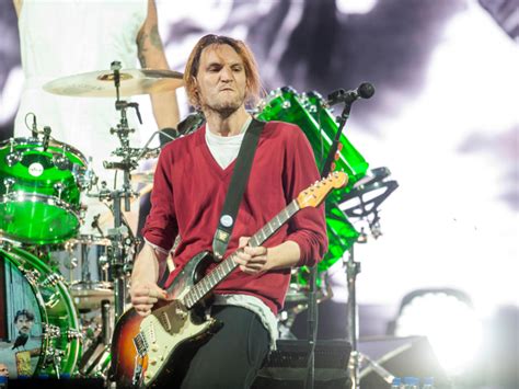 Josh Klinghoffer ex Red Hot Chili Peppers se libra de la cárcel pero se declara culpable de