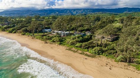 The Ultimate Hawai’i Beach House, Made Famous in the Hollywood ...