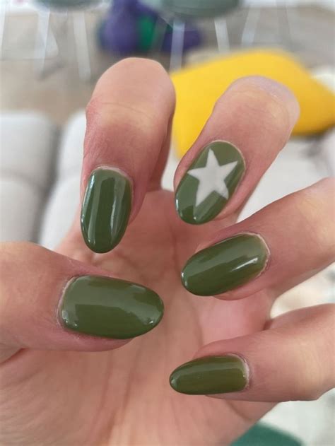 Pingl Par Utsav Khandait Sur Shades Of Green Vernis Ongles Id Es