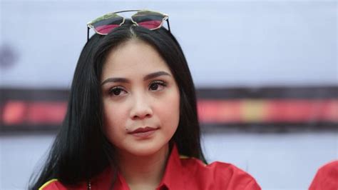 Pose Tidur Nagita Slavina Yang Bikin Heboh Celeb Bintang Hot Sex Picture