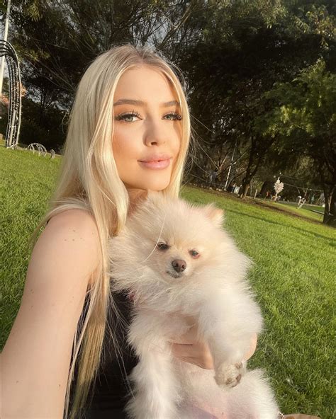 Yana Karpova Rusa en Latam | С любимым пупсиком в парке ️ | Instagram