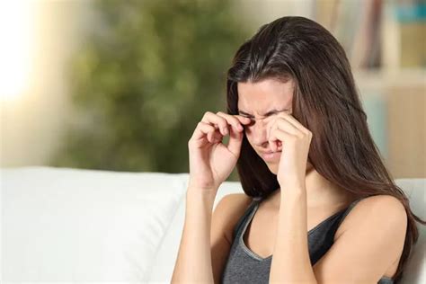 Eye Twitching During Pregnancy Signs Causes And Remedies