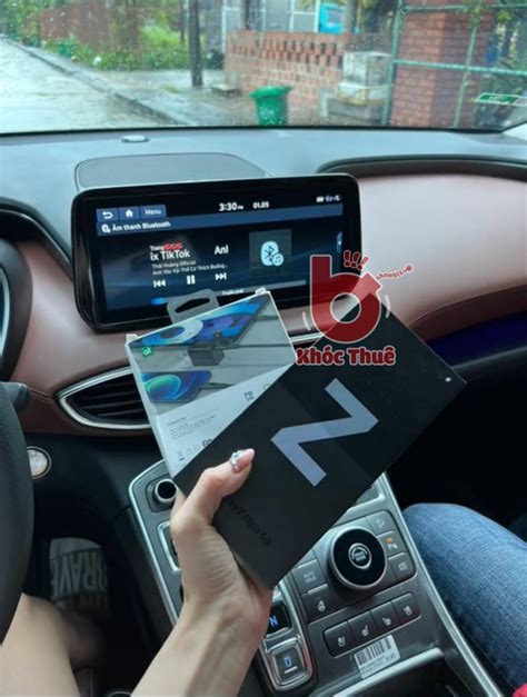 Cận cảnh lối sống sang chảnh của hot girl vừa bị bớ vì buôn chất cấm Khoe xe sang hàng hiệu