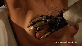 Horny Lesbian Mistress Enjoys In Pussy Fingering With Submissive Slave XNXX