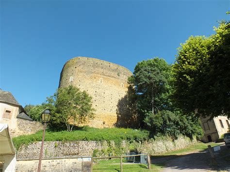 SAINT SAUVEUR EN PUISAYE Bourgogne Franche Comté