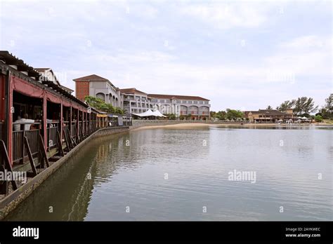 Waterfront Restaurants Cafes Hi Res Stock Photography And Images Alamy