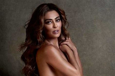 Juliana Paes posa nua em ensaio fotográfico de Dia das Mulheres