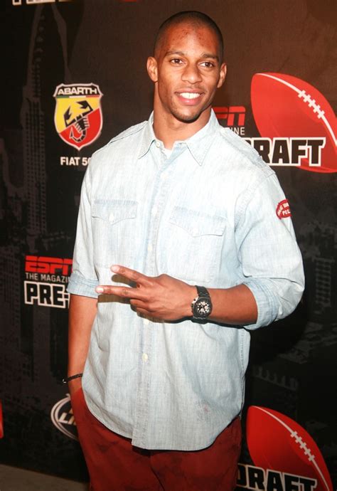 Victor Cruz Picture 16 The Cosmopolitan For Latinas Premiere