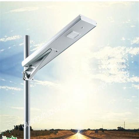 Cina Smart 60w Lampione Solare A LED Con Fornitori Di Design Tutto In