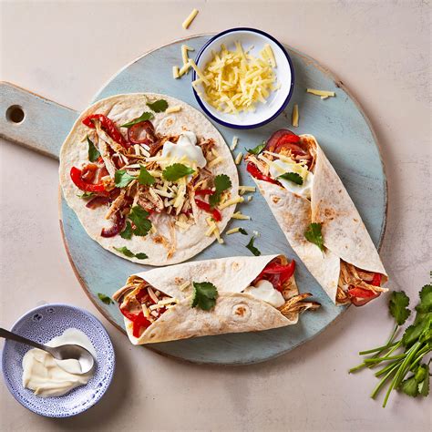 Smoky Chicken And Red Pepper Fajitas Recipe Gousto