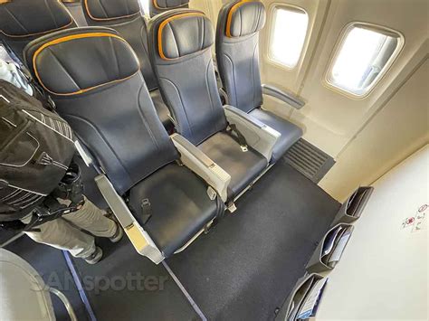 Is it worth upgrading to a Best seat on the Sun Country 737-800 ...