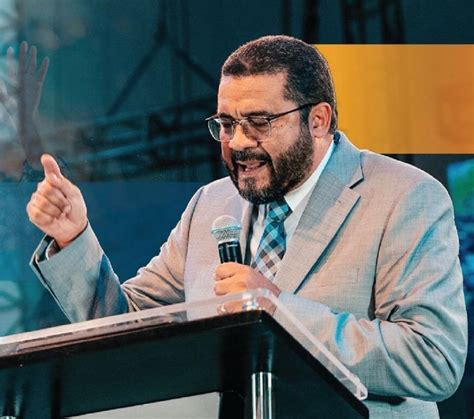 Pastor Evang Lico Ezequiel Molina Llama A La Juventud De Rd Generaci N