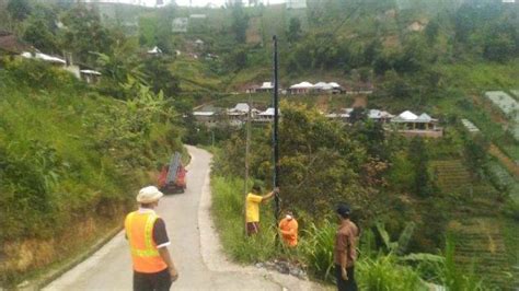 BPBD Karanganyar Pasang Tiga Alat Deteksi Dini Pergerakan Tanah Di