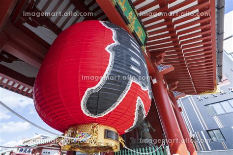 【東京都】下町風景 浅草雷門の写真素材 170094929 イメージマート