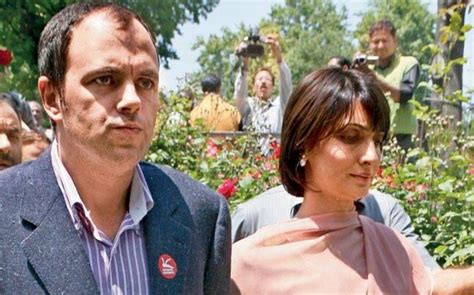 Omar Abdullahs Estranged Wife Payal Should Vacate Lutyens Bungalow