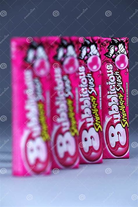 Bubblicious Strawberry Splash Gum American Brand Isolated Editorial Image Image Of Produced