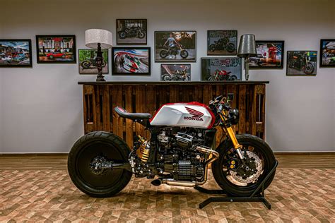 La Magnifique Cx500 Cafe Racer Du Garage Tossa R 4h10